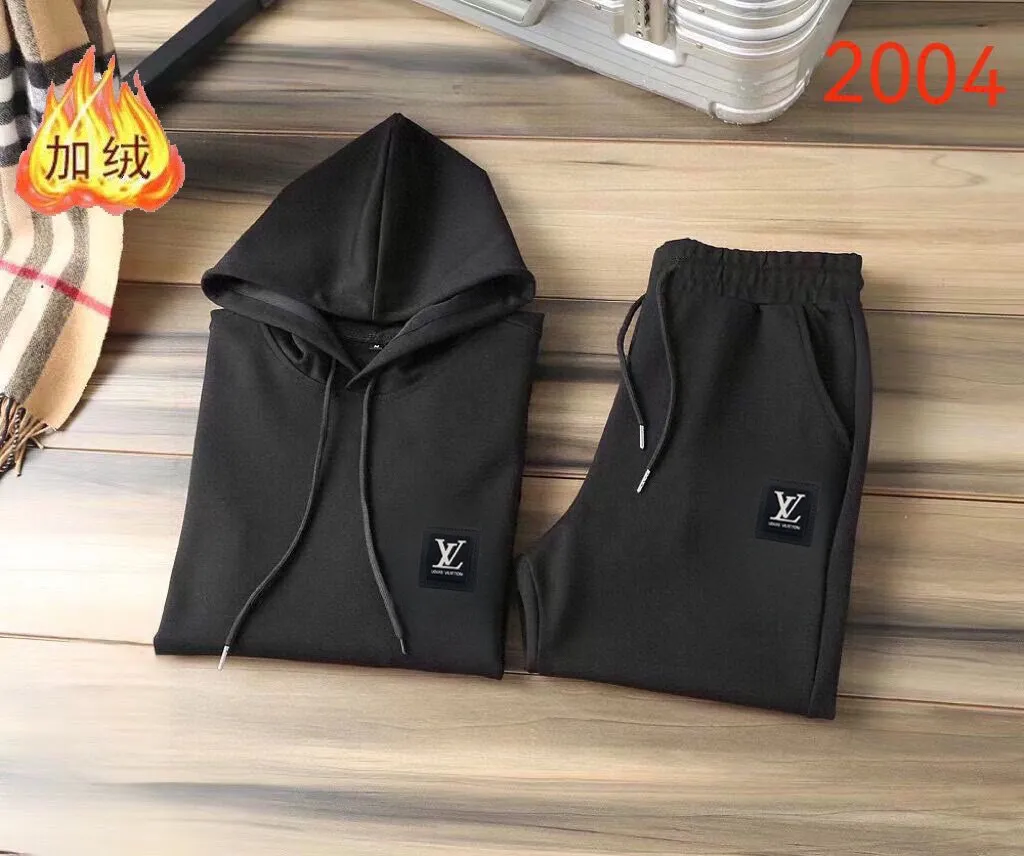 🅿️420 brand [LV Louis Vuitton] (velvet and thickened) 2025 spring new product, celebrities' favorite fashion-flavored casual suit, clean and neat tailoring, full of urban style. It is made of high-quality customized fabrics, with excellent thermal insulation effect inside, soft and dry feel, and a crisp and stylish upper body effect. The three-dimensional cutting process and the pattern are all of high standards, and the silhouette version has the right benefits! It is not tight at all, and you feel good when you wear it. So many top-quality raw materials create high-end products with unparalleled value. It is the first choice for high-end fashion people. (Size: M-4XL can wear up to 200 pounds)